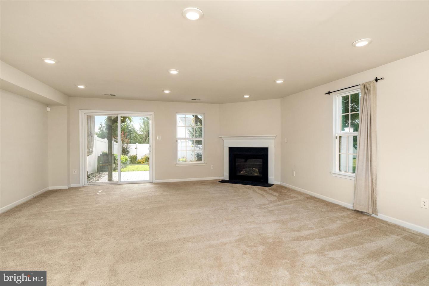179 Star Dr — property photo 3