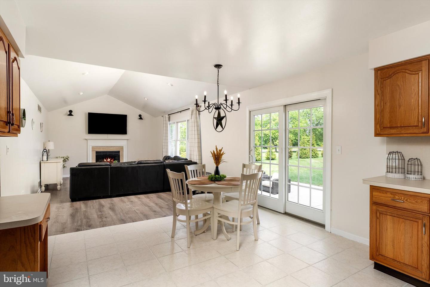 2 Carney Way — property photo 6